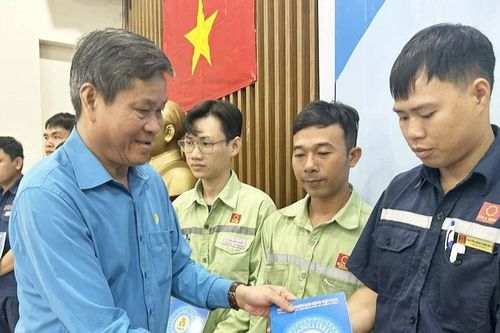 Sẻ chia với đoàn viên, người lao động sau thiên tai