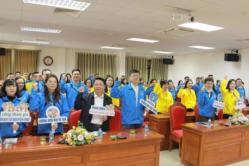 Ra quân tuyên truyền, vận động người dân tham gia bảo hiểm