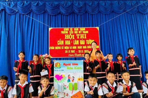 Lặng thầm 'gieo chữ' nơi vùng khó