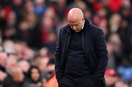 Liverpool khủng hoảng: Thua 2 trận 0-3, công cùn thủ tệ