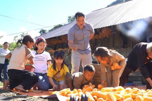 Chuyên gia sâm đưa con gái lên núi: Bài học từ Sìn Hồ