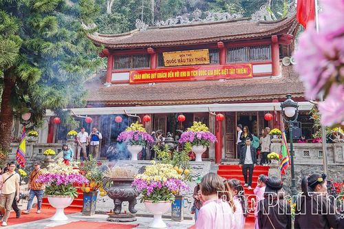 Bảo tồn, phát huy giá trị di sản văn hóa Đất Tổ