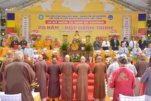 Lễ kỷ niệm 20 năm ra trường của cựu Tăng Ni sinh khóa V Học viện Phật giáo VN tại TP.HCM