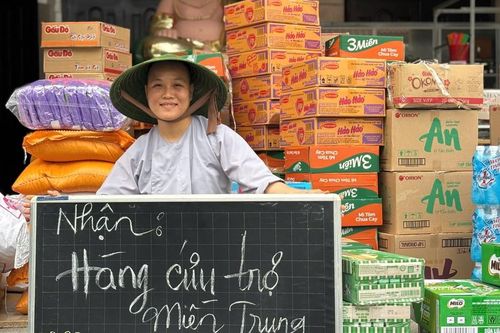 Hướng về miền Trung: Chùa Phước Thiện (TP.HCM) gói tình người gửi đến vùng bão lũ