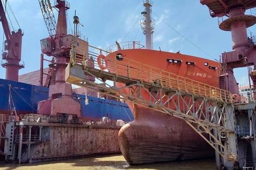 Bứt phá cuối năm: Đóng tàu SSMI khai thác tối đa lợi thế để về đích