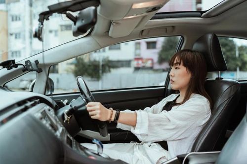 Vì sao tài xế kinh nghiệm luôn ngả ghế ra phía sau?