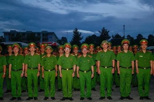 Các trường CAND phía Nam tiếp tục chi viện cán bộ, học viên hỗ trợ đồng bào vùng lũ
