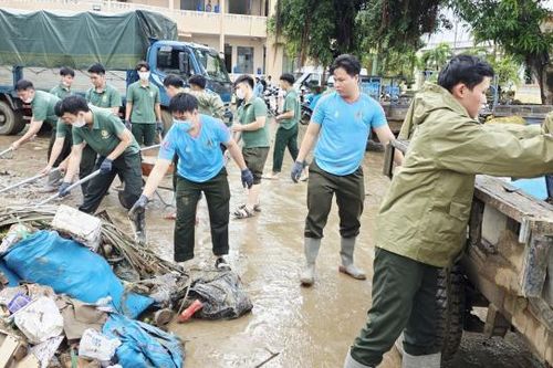 Tăng cường CBCS cùng trang thiết bị đến Đắk Lắk giúp dân khắc phục hậu quả bão lũ
