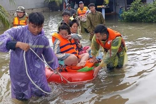 Cần xử lý nghiêm hành vi tung tin thất thiệt, xuyên tạc sự thật hoạt động cứu nạn, cứu hộ trong lũ lụt ở Khánh Hòa
