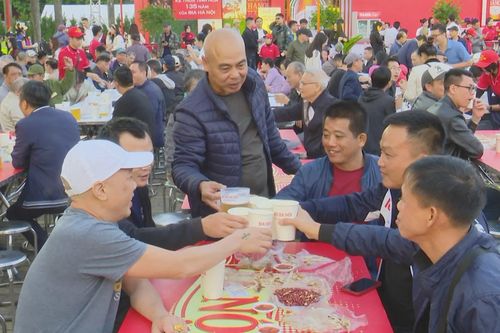 Tưng bừng lễ hội bia