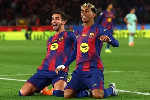 Barcelona thắng đậm ngày trở lại sân Nou Camp
