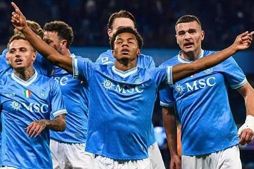 Napoli vươn lên dẫn đầu, Juventus bị cầm hòa