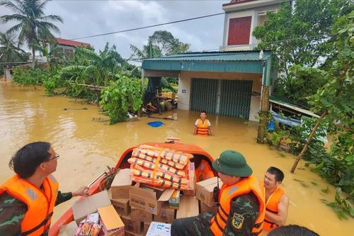 Nhân dân Hà Nội ủng hộ hơn 5 tỷ đồng hỗ trợ đồng bào lũ lụt
