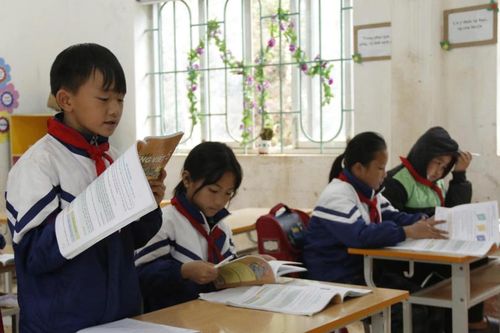 Gieo con chữ ở Phúc Dùng