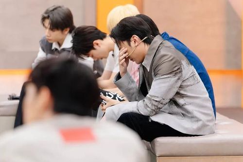 SOOBIN bật khóc khi thành viên đầu tiên bị loại khỏi 'Tân binh toàn năng'