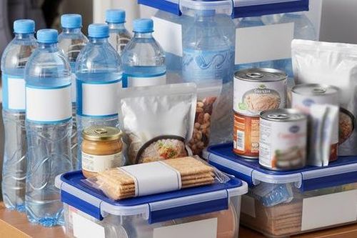 Thực phẩm ưu tiên trong 'kit sinh tồn' mưa lũ, ngập lụt