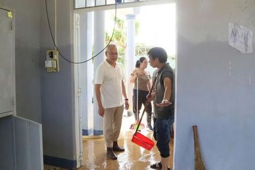 Giám đốc Sở Y tế Đắk Lắk: Cử các đội phản ứng nhanh đến hỗ trợ các xã thiệt hại nặng do lũ