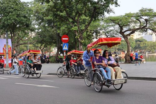 Xích lô Hà Nội trong mắt du khách nước ngoài