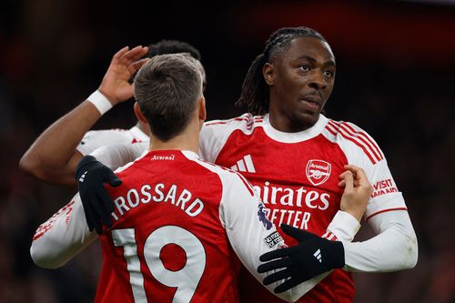 Cột mốc lịch sử trong ngày Arsenal nhấn chìm Tottenham