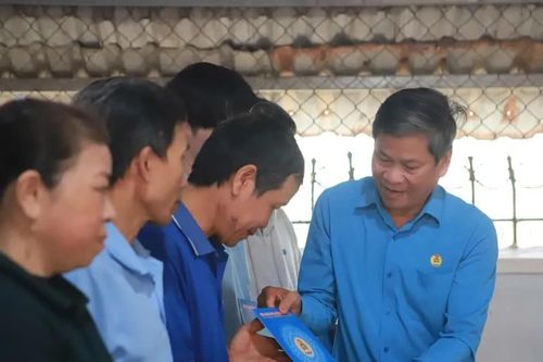 Công đoàn hỗ trợ khẩn cấp hơn 1,5 tỉ đồng giúp người lao động tỉnh Gia Lai