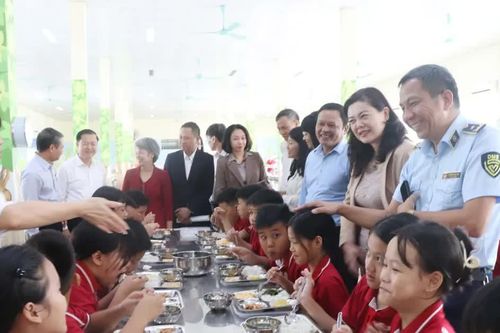 Nâng cao chất lượng công tác tổ chức bữa ăn bán trú cho học sinh