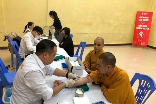 'Hiến máu cứu người - Hành Bồ Tát đạo' hướng đến đồng bào miền Trung