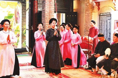 Hồi sinh canh hát cửa đình
