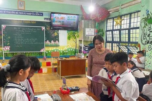 Những vòng tay yêu thương nâng đỡ trẻ khuyết tật ở Lâm Đồng