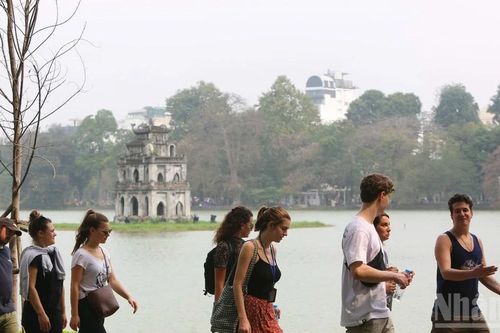 Cảnh báo nguy cơ lừa đảo trực tuyến vào mùa cao điểm du lịch
