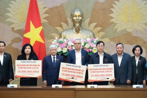 Trao kinh phí hỗ trợ của thành phố Hà Nội cho 3 tỉnh Đắk Lắk, Lâm Đồng, Khánh Hòa