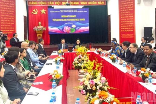 Quảng bá bản sắc văn hóa Việt Nam đến bạn bè quốc tế