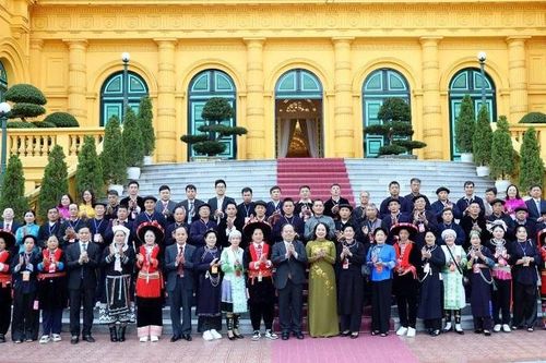 Phó Chủ tịch nước gặp mặt Đoàn đại biểu dân tộc thiểu số tiêu biểu tỉnh Cao Bằng