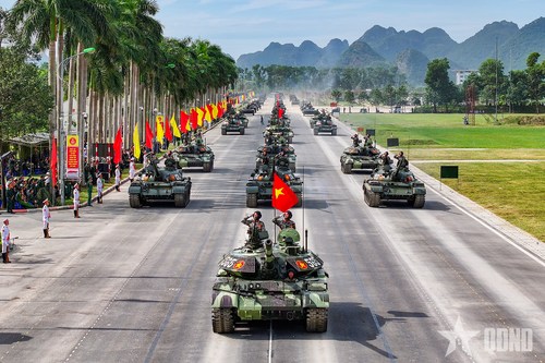 Thao luyện cùng những 'pháo đài' thép