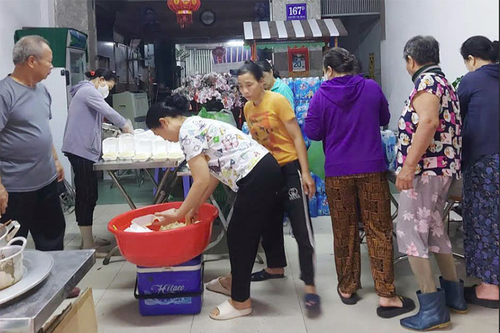 Gia đình Đại tá, cựu chiến binh Đoàn Văn Kiểu tiếp sức đồng bào vùng lũ