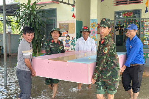 Lữ đoàn 7 (Quân đoàn 34): Giúp dân những 'việc khó' sau lũ