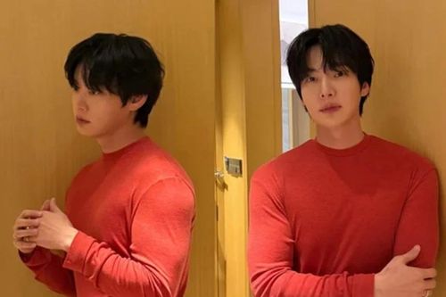 Ahn Jae Hyun khoe vóc dáng vạm vỡ