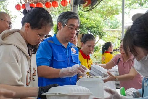 Khánh Hòa: Bếp ăn dã chiến làm ấm lòng người dân vùng lũ