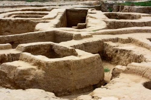 Lâu đài chữ thập Turkestan hé lộ bí ẩn gây sốc giới khảo cổ