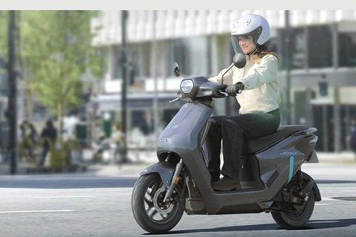 Ra mắt Yamaha JOG E 2025 - xe máy điện đổi pin, hơn 26 triệu đồng