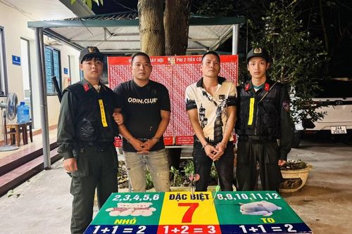 Bắt 2 đối tượng đánh bạc dưới hình thức trò chơi phi tiêu tại hội chợ