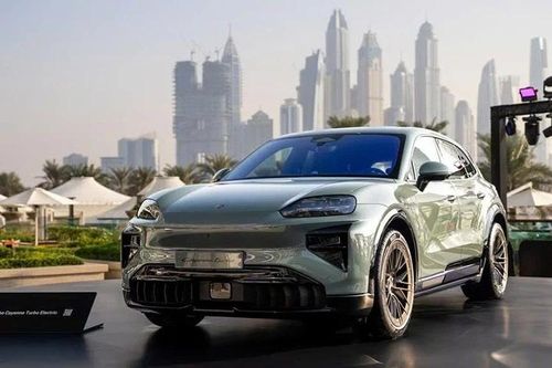Porsche Cayenne Electric 2026 ra mắt với sạc không dây, giá 163.000 USD
