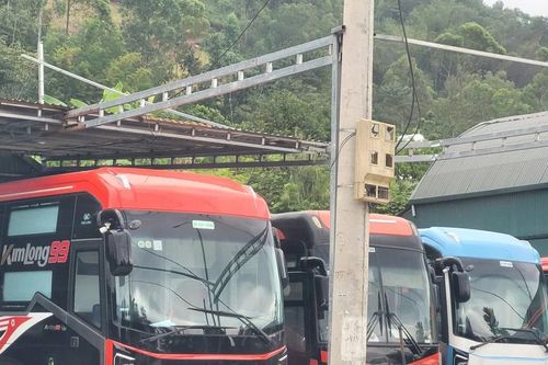 Nhiều xe chở khách tuyến Hà Nội – Sơn La có dấu hiệu vi phạm quy định vận tải