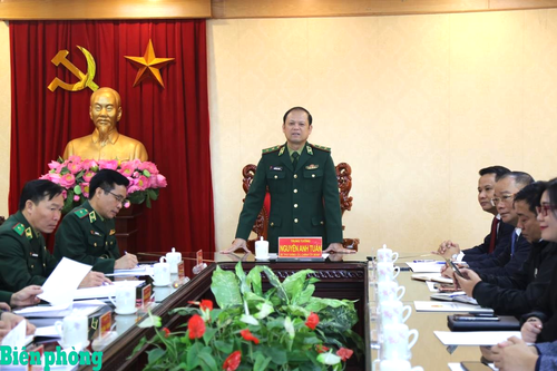 Trao đổi, thống nhất nội dung phối hợp tuyên truyền và triển khai một số chương trình hướng về biên giới