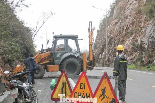 Xuất hiện nhiều điểm sạt lở tuyến đường đèo nối hai khu vực phía Đông tỉnh Gia Lai - Đắk Lắk
