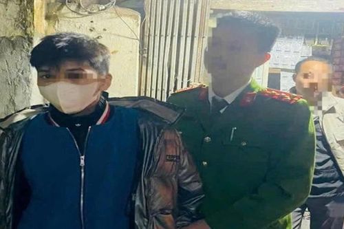 Hà Nội: Cảnh sát truy đuổi, khống chế kẻ cướp giật điện thoại trên phố