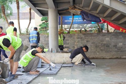 Sở Xây dựng Hà Nội kiểm tra đột xuất chất lượng thi công lát vỉa hè
