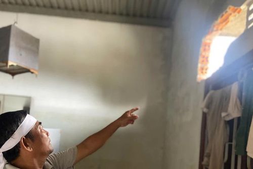 Ký ức kinh hoàng: Đục tường, 50 người bám trên nóc nhà 3 ngày trong lũ lịch sử