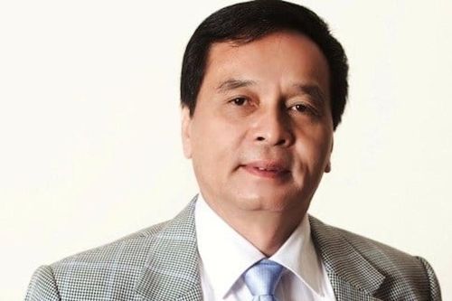 Vị hiệu trưởng kể về 'bộ vest sờn' được PGS Nguyễn Mạnh Hùng tặng