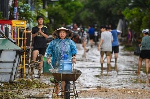 Lũ dữ tàn phá Nam Trung Bộ, hàng triệu tấm lòng hướng về vùng tâm lũ