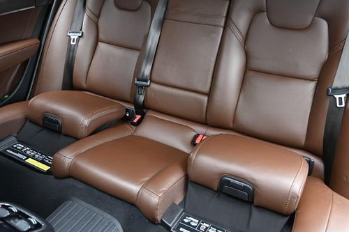 Tại sao chỉ còn hãng xe Volvo tích hợp trang bị ghế trẻ em trên ô tô?